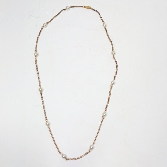 Faux Pearl & Gold Tone Chain Delicate Necklace Classic Old Money Pearls - Picture 7 of 7